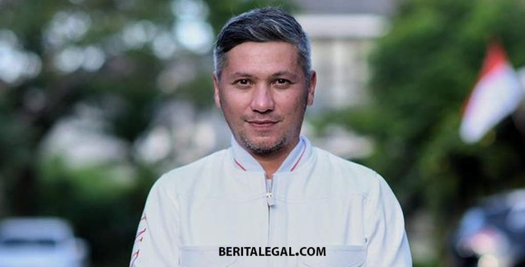 Gading Marteen betah menduda